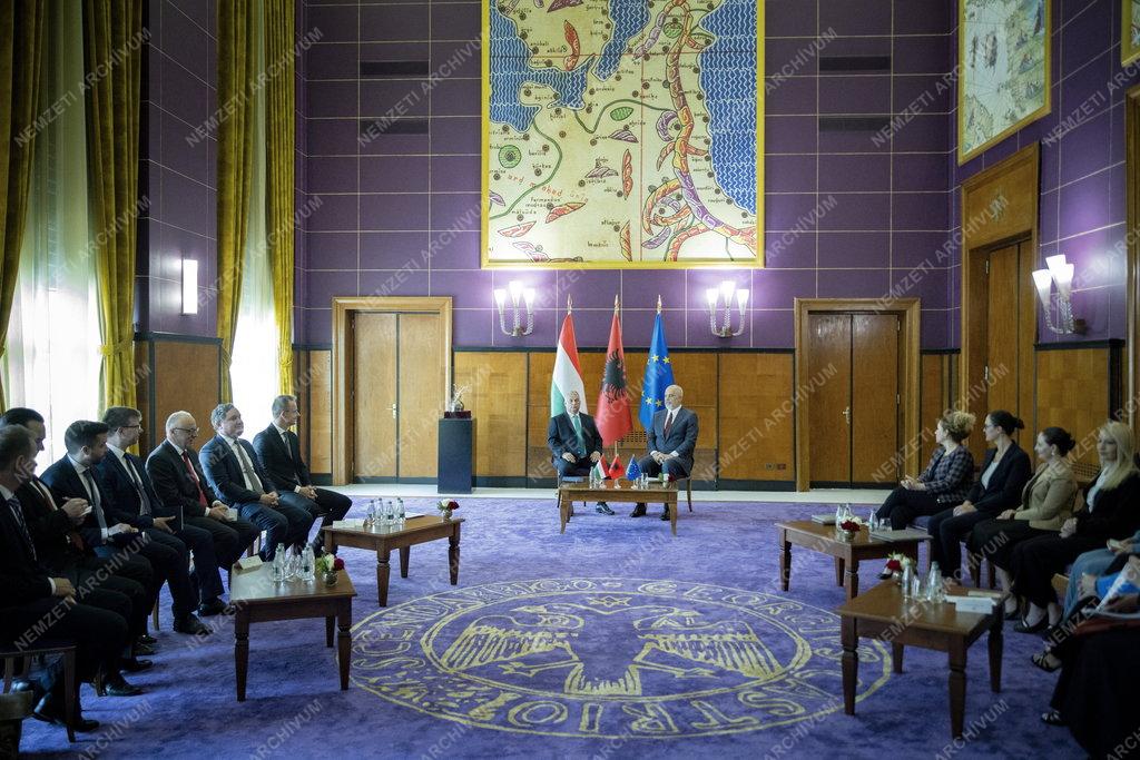 Orbán Viktor Albániában