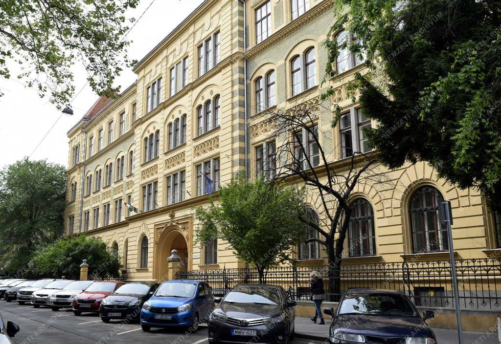 Oktatás - Raoul Wallenberg Szakgimnázium és Szakközépiskola