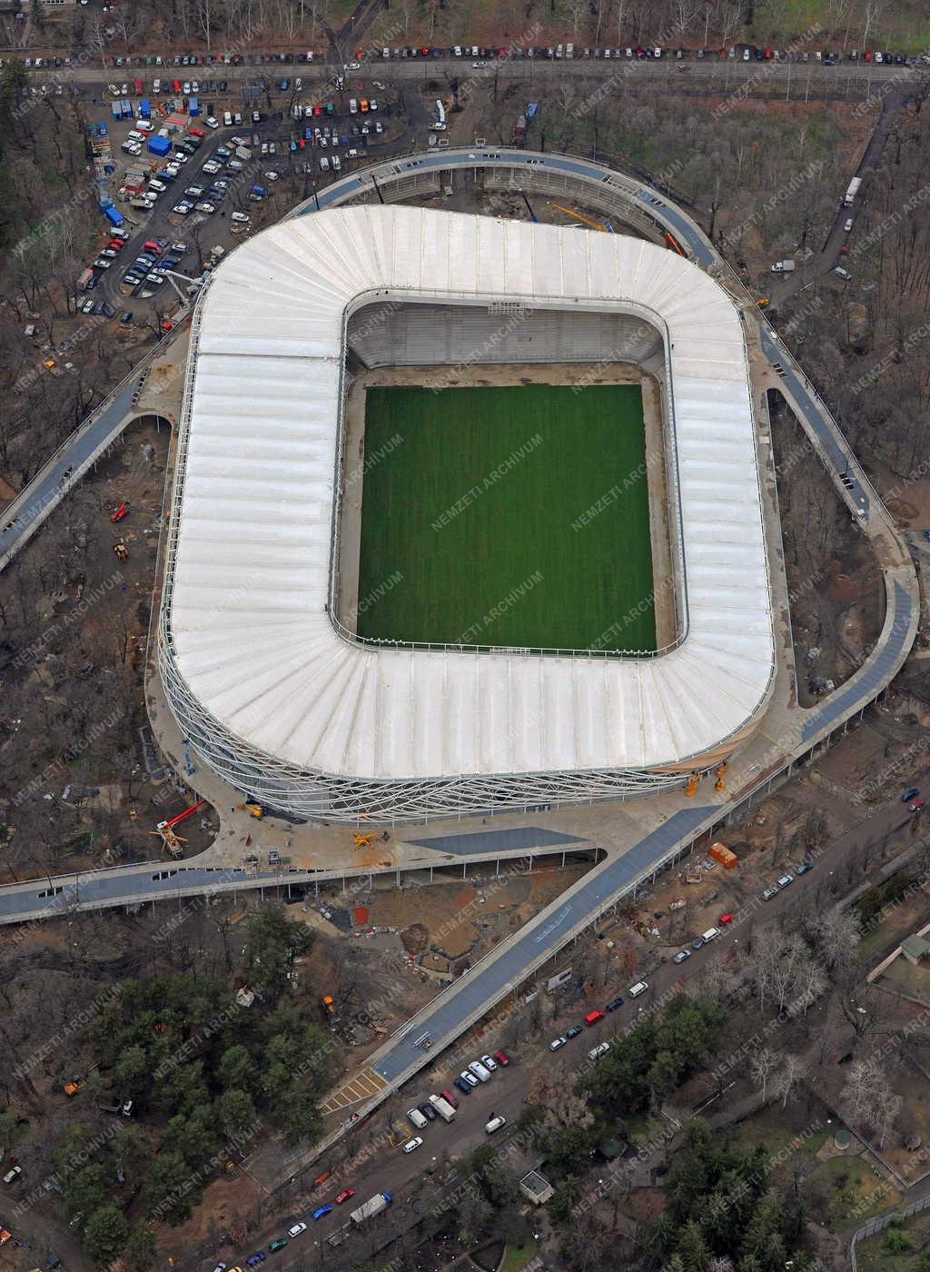Sportlétesítmény - Debrecen - Épül az új stadion