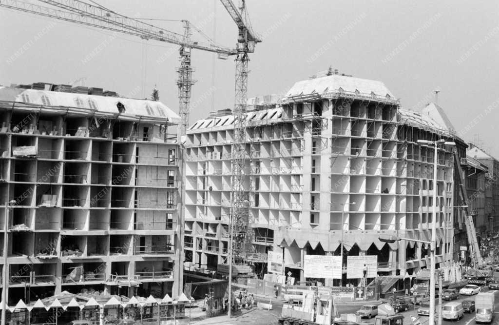 Építőipar - Szálloda épül a Kálvin téren