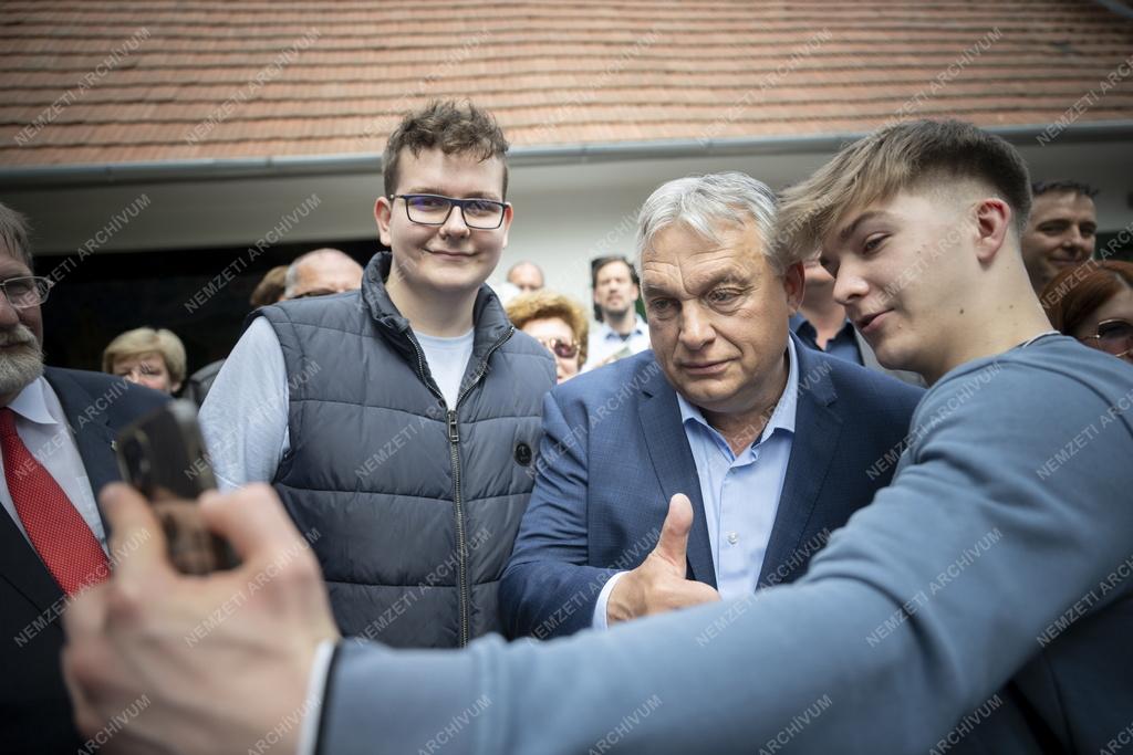 Voks 24 - Orbán Viktor országjáró kampánykörútja
