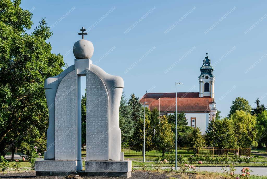 Kultúra - Szentgotthárd - Kapu szobor