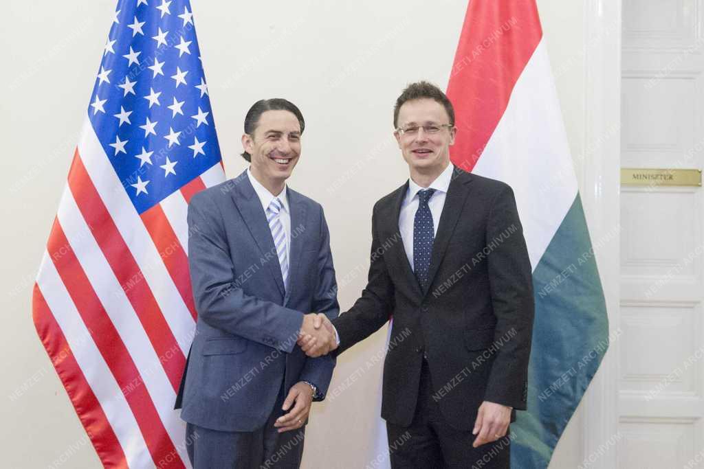 Szijjártó Péter fogadta Amos J. Hochsteint 
