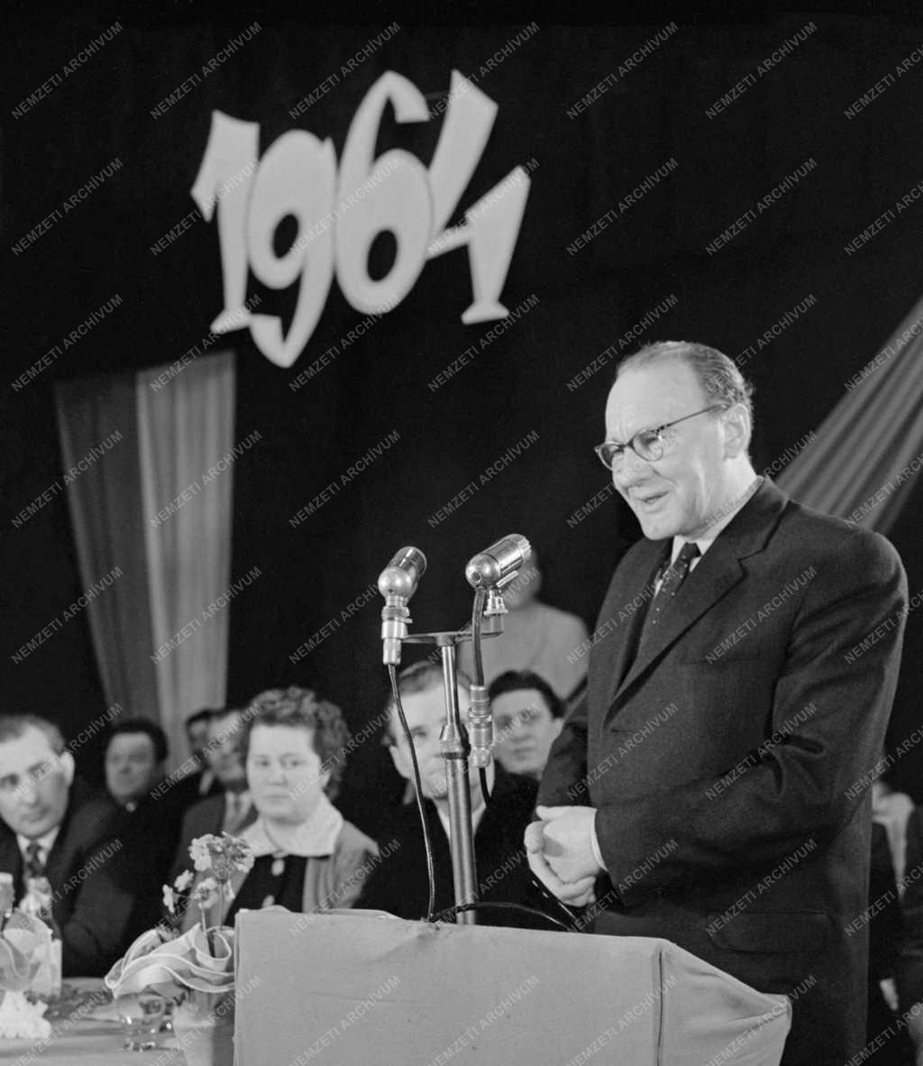Belpolitika - Kádár János látogatása Csongrád megyében