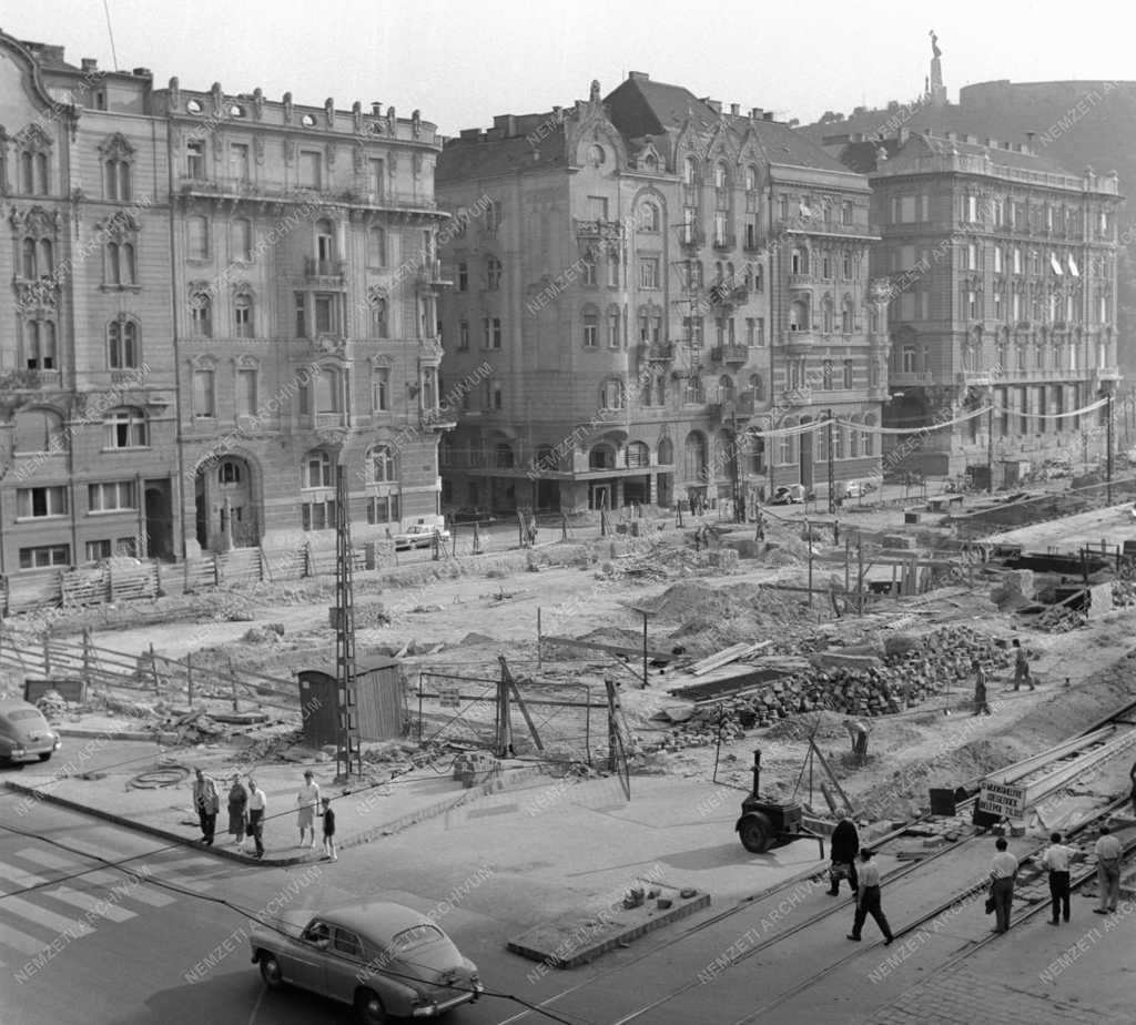 Városkép - Budapest - Március 15. tér
