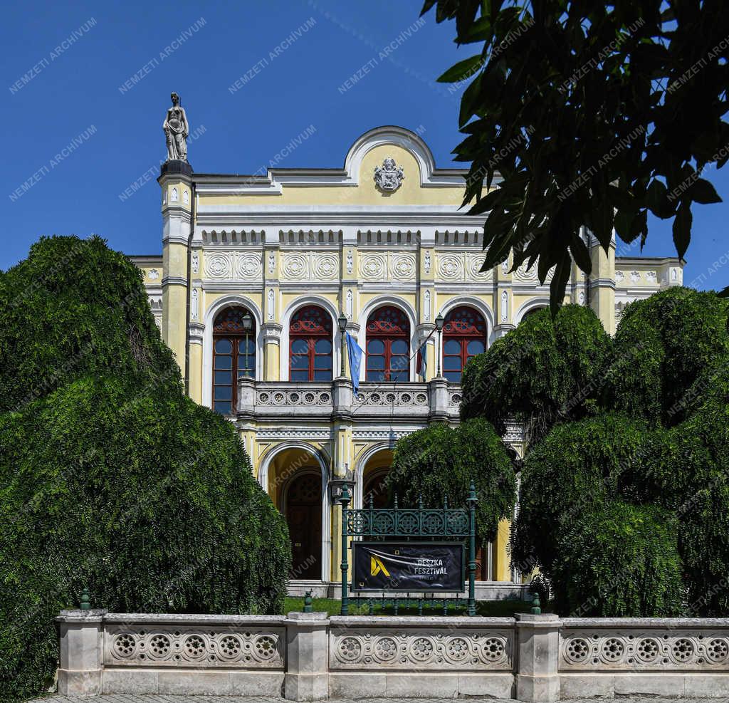 Kultúra - Debrecen - Színházfelújítás 