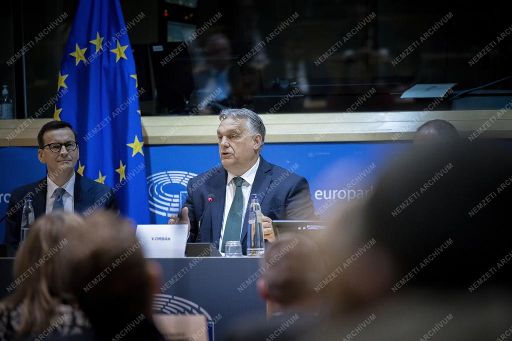 Orbán Viktor Brüsszelben
