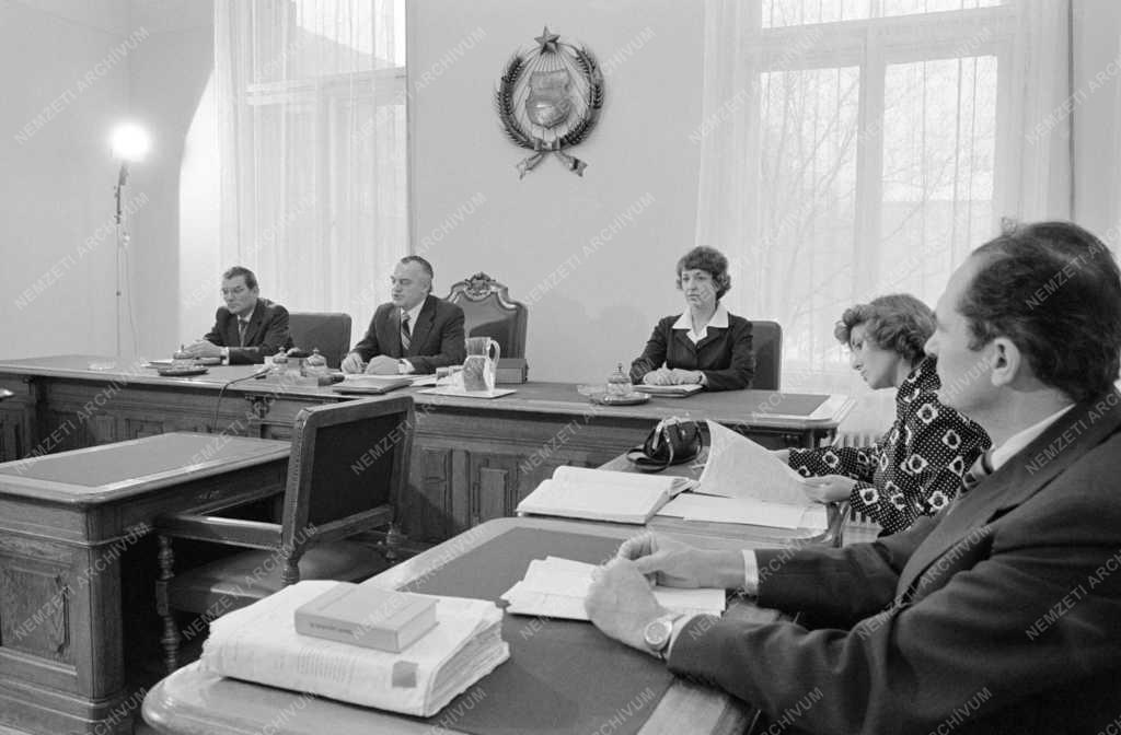 Bűnügy - Igazságszolgáltatás -  Kohányi Ferenc gyerekgyilkos pere