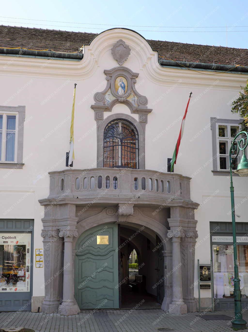 Múzeum - Gyöngyös - Szent Bertalan-templom kincstára 