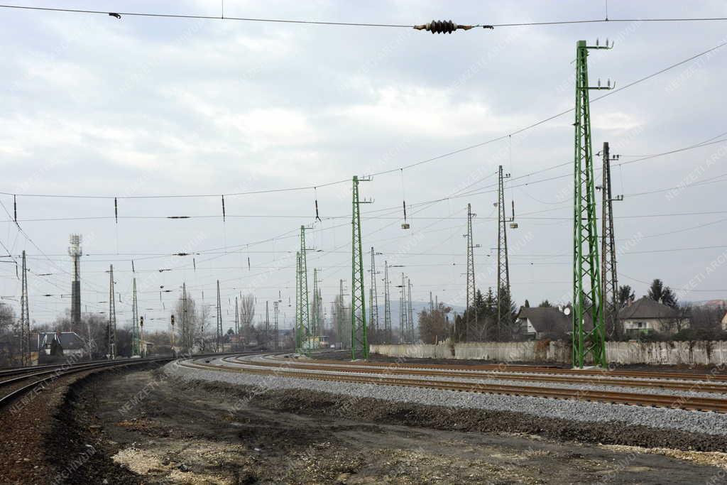 Felújítás - Vác - Megújul a váci vasútállomás