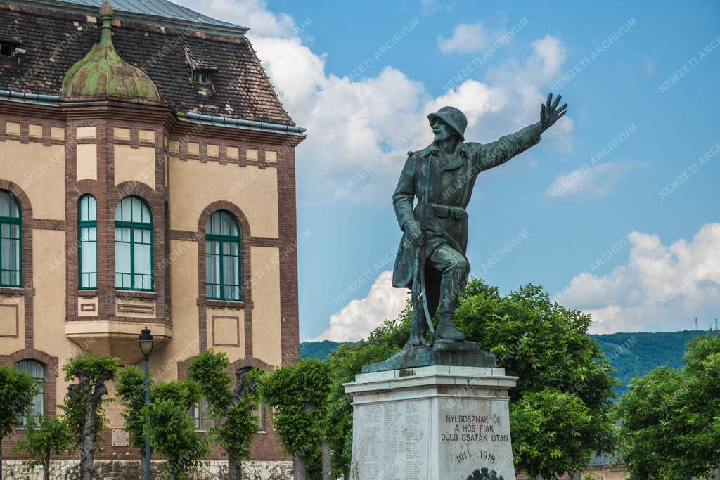 Városkép - Mór - I. világháborús emlékmű
