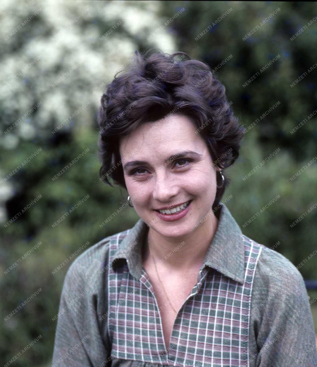 Kultúra - Málnai Zsuzsa színésznő
