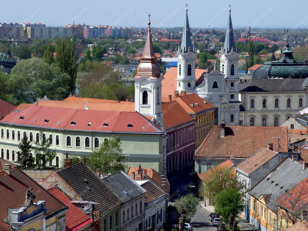 Városkép - Esztergom - Egyházi épületek a Mindszenty téren