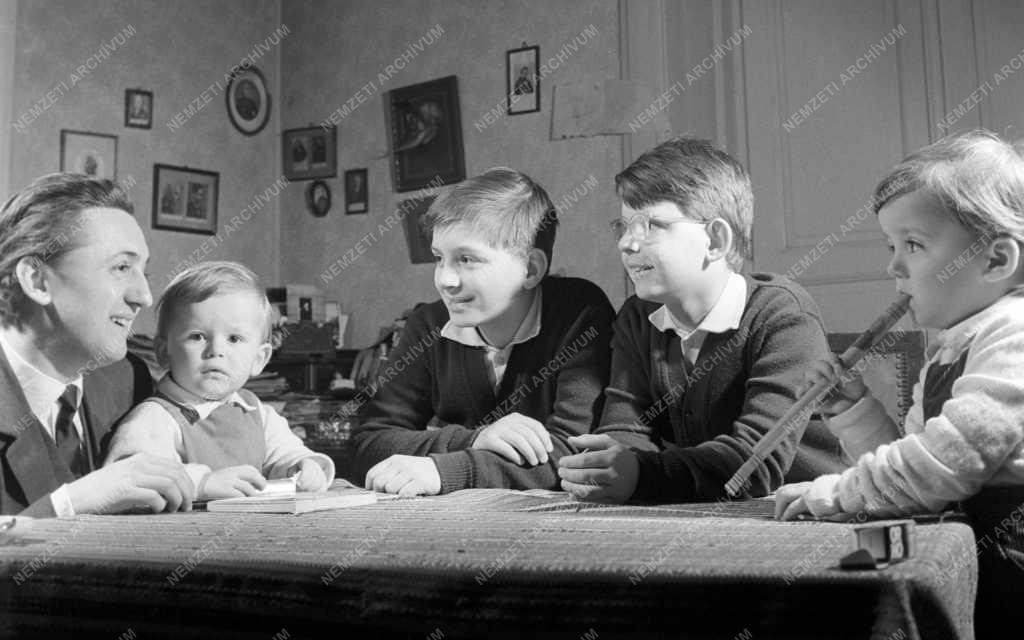 Új műveken dolgozik Szokolay Sándor zeneszerző, a „Vérnász” szerzője