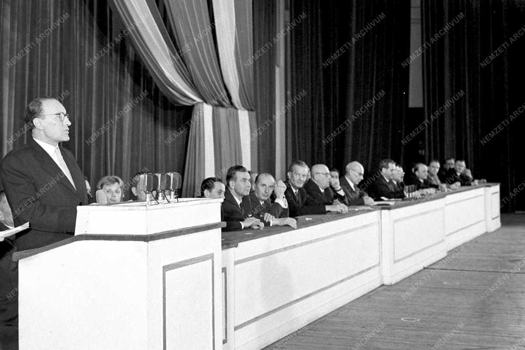 Külpolitika - Magyar párt- és kormányküldöttség Lengyelországban