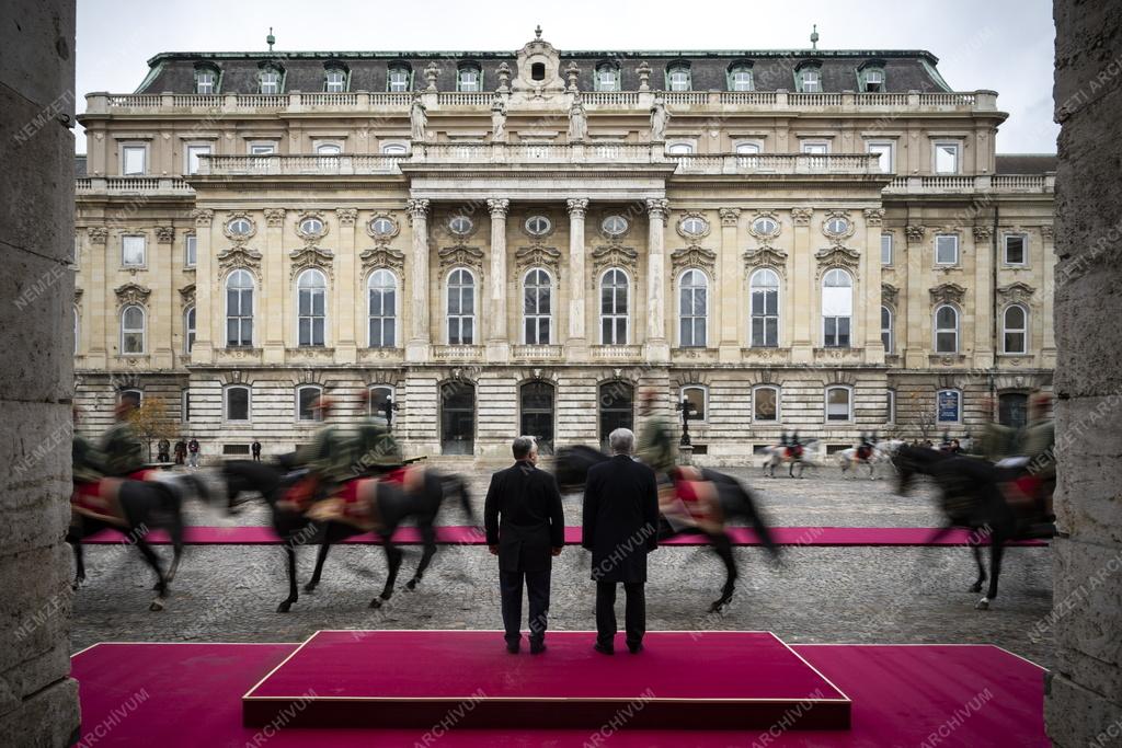 Orbán Viktor fogadta a kazah elnököt