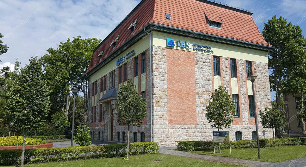 Városkép - Budapest - Az IBS International Business School épülete   