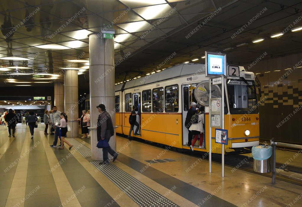 Közlekedés - Budapest - Fővám téri aluljáró