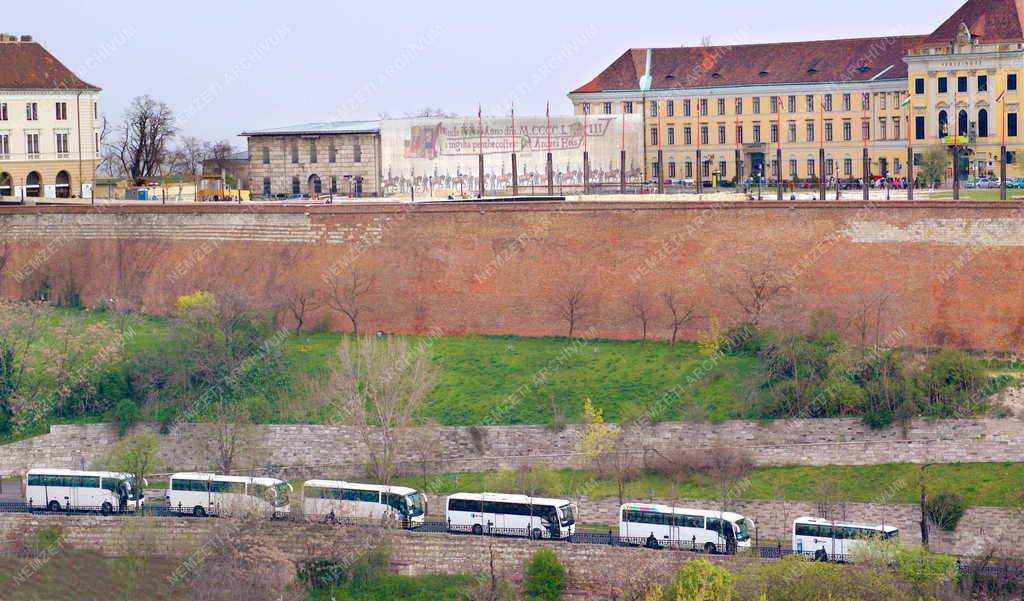 Táj, város - Turistabuszok - Budai Vár