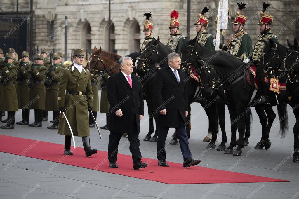 Orbán Viktor fogadta Robert Ficót