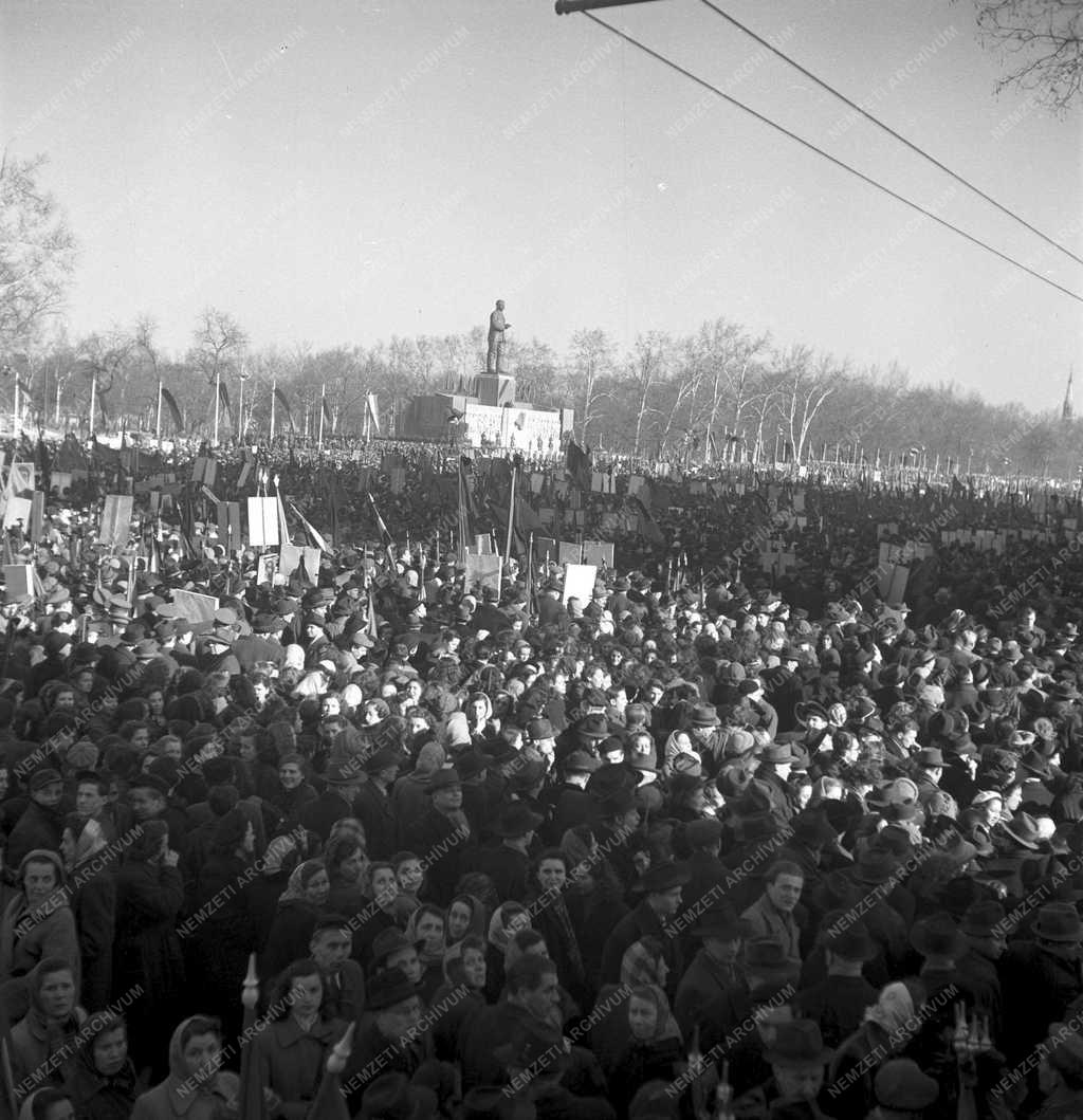 Belpolitika - Gyászgyűlés - J. V. Sztálin halála