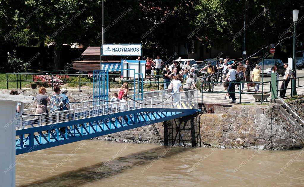 Közlekedés - Nagymaros - Lezárták a 12-es főutat Nagymaros és Zebegény között