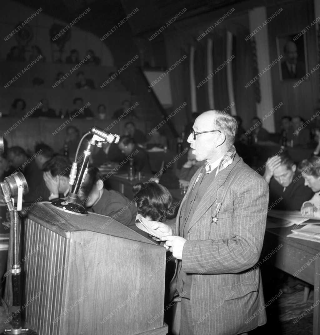 Sajtó - Magyar Sajtó Levelezőinek I. Országos Konferenciája