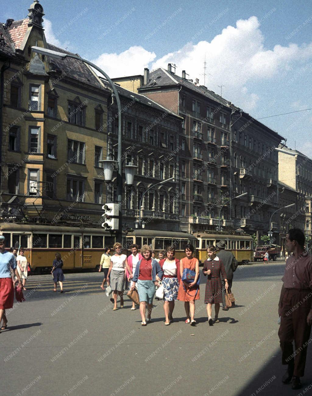 Városkép - Budapest - Gyalogosforgalom