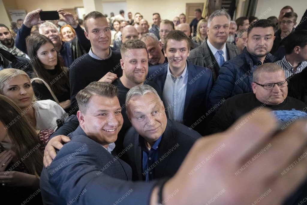 Választás 2022 - Orbán Viktor a Veszprém megyei Dudaron  