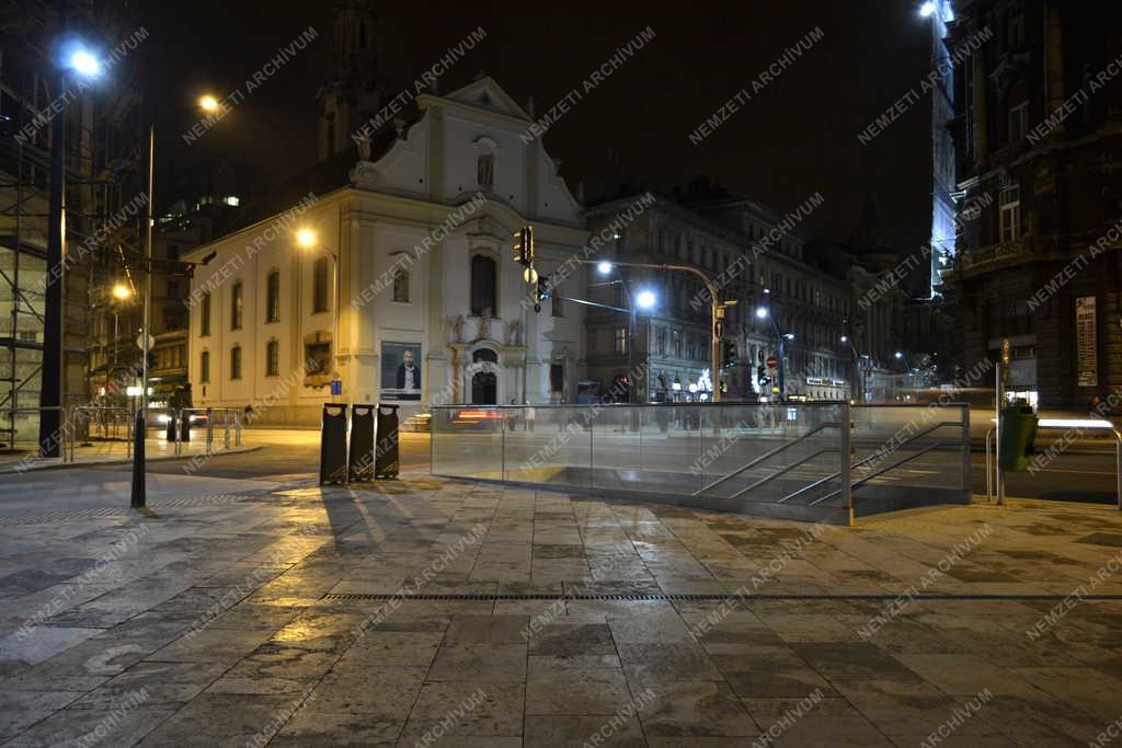 Városkép - Budapest -  Megújult a Ferenciek tere 