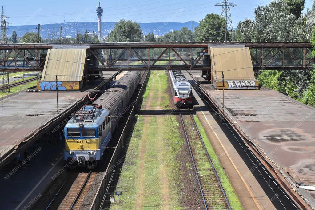 Közlekedés - Budapest - Kőbánya-Kispest vasútállomás