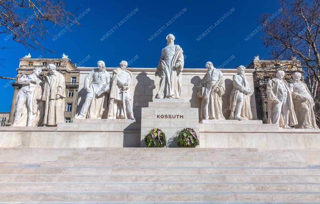 Műalkotás - Budapest - Kossuth Lajos emlékmű