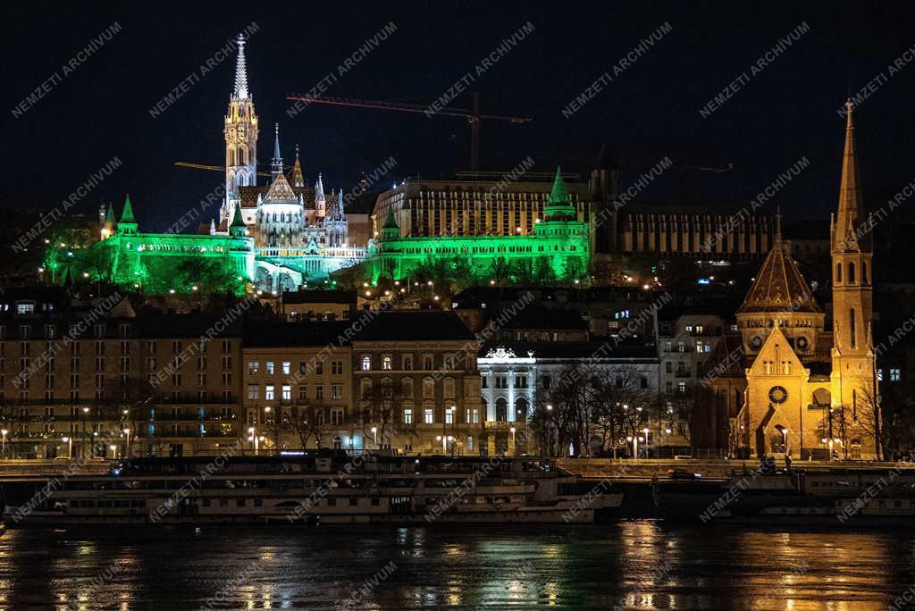 Városkép - Budapest - Szent Patrik napi díszkivilágítás