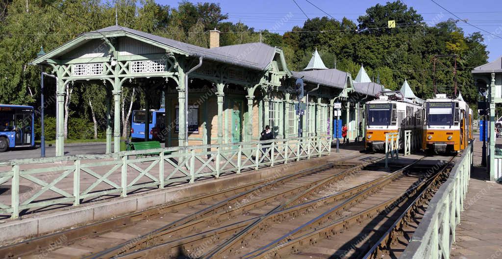 Közlekedés - Budapest - A hűvösvölgyi villamos-végállomás