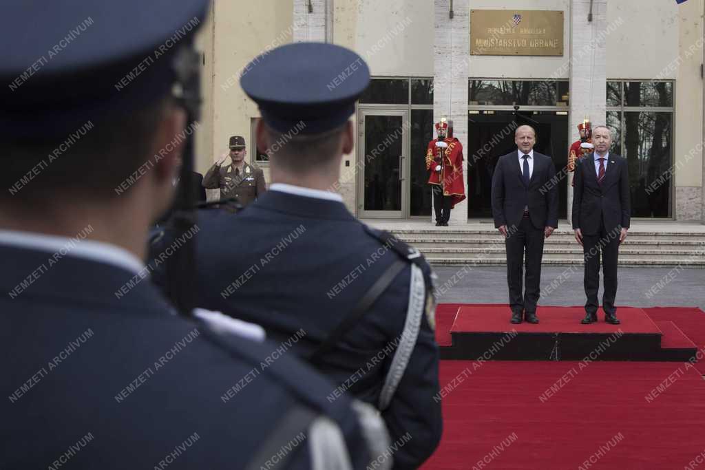 Simicskó István Zágrábban
