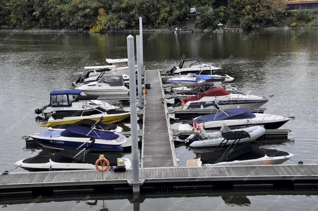 Közlekedés - Budapest - Prestige Yacht Club
