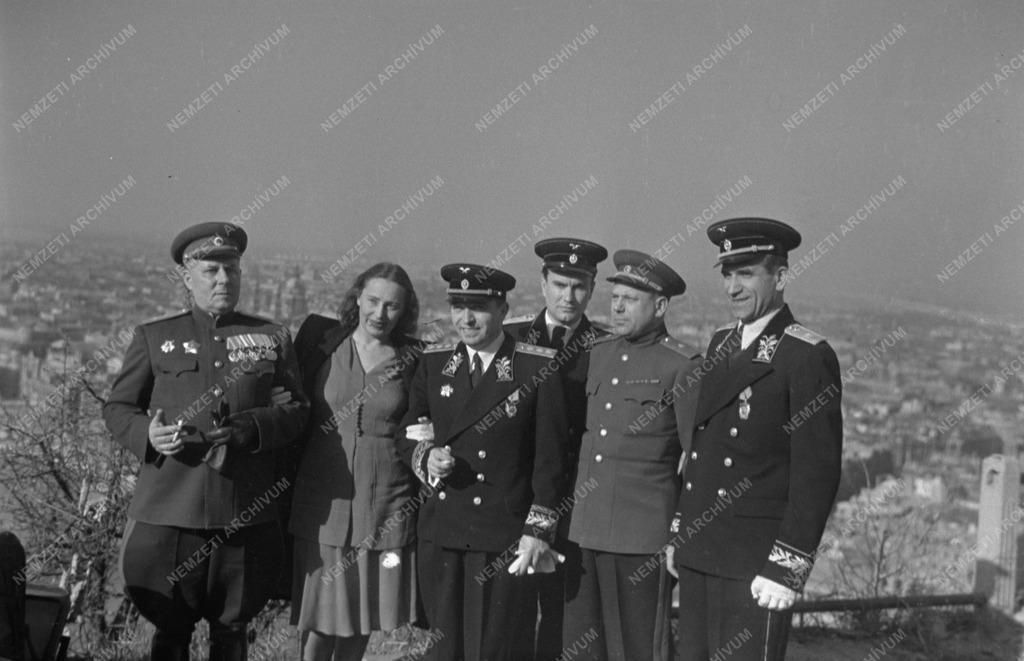 A FELSZAB. ÉVF. Gellérhegy