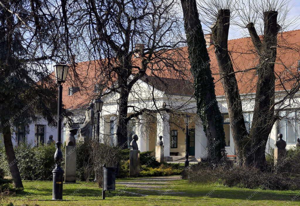 Városkép - Érd - Batthyány–Sina–Wimpffen–Károlyi-kastély