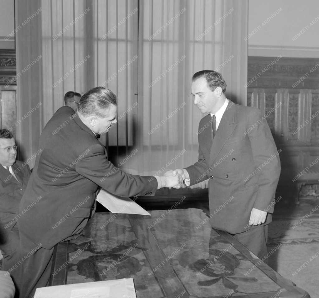 Belpolitika - Devecseri Gábor kitüntetése