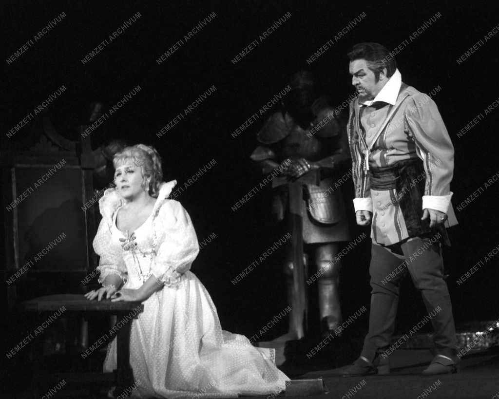 A Magyar Állami Operaház Erkel Színháza június 7-én újítja fel Donizetti: Lammermoori Lucia c. operáját. Rendező: dr. Kenessey Ferenc /két szereposztás/