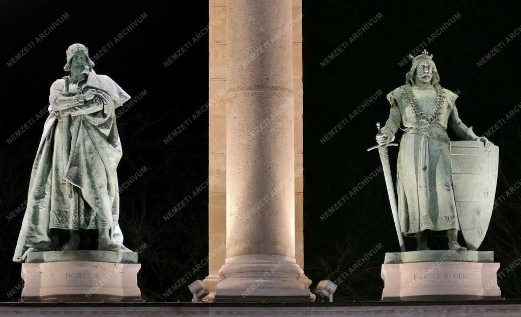 Városkép - Budapest - A Millenniumi emlékmű szobra esti megvilágításban