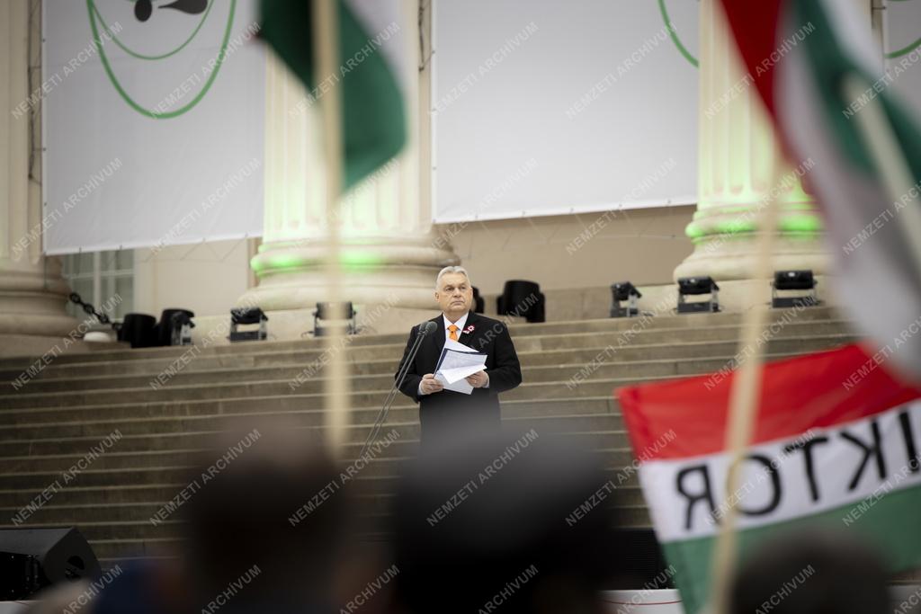 Március 15. - Állami díszünnepség a Múzeumkertben