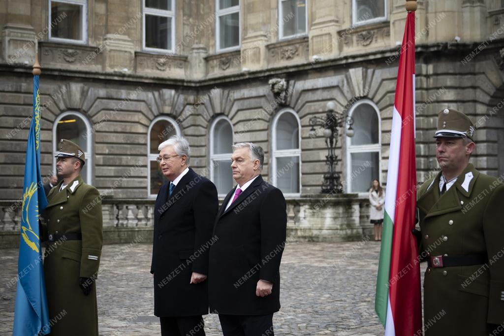 Orbán Viktor fogadta a kazah elnököt