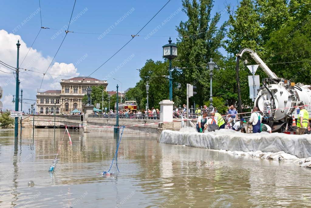 Árvíz - Budapest - Árad a Duna Budapestnél