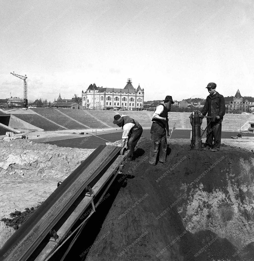 Városkép-életkép - Építik a Népstadiont