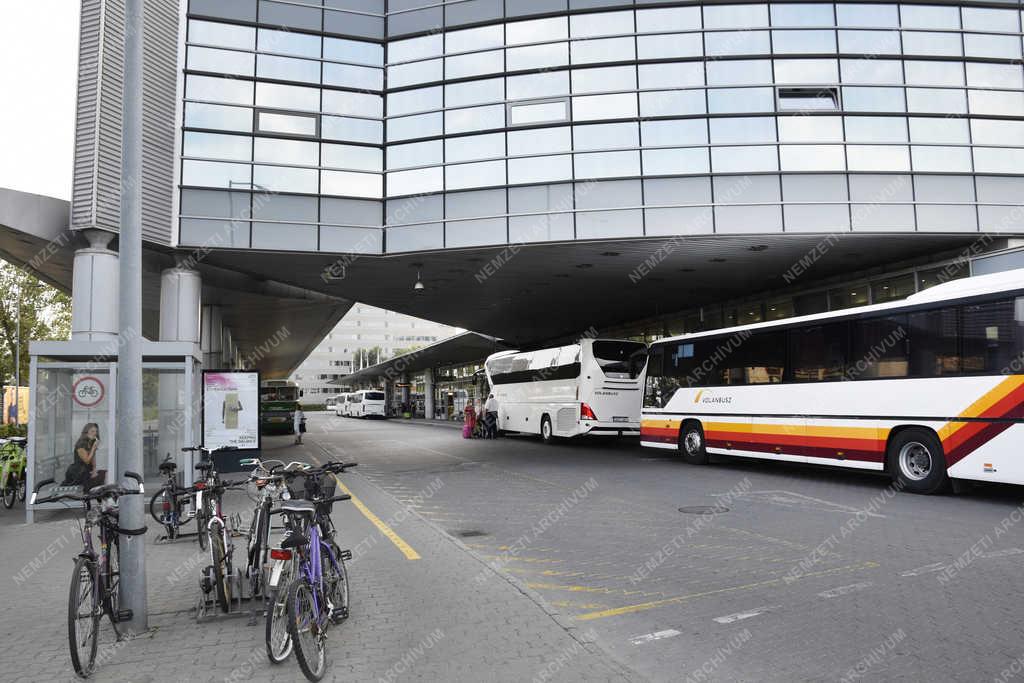 Közlekedés - Budapest - Népliget buszvégállomás