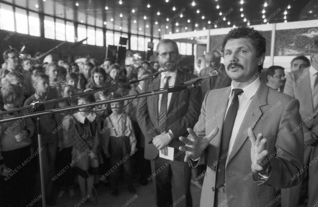 Kiállítás - Évforduló - Szovjet űrkutatás