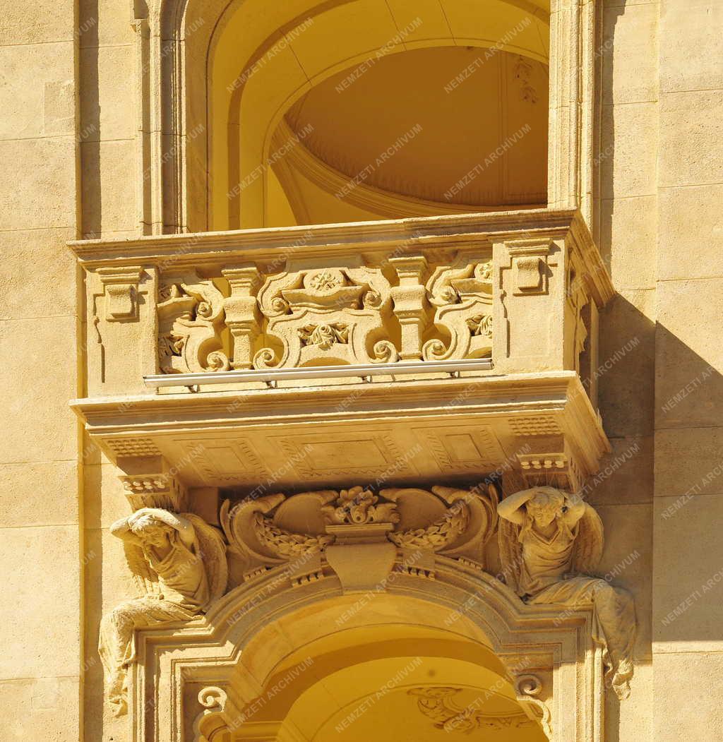 Oktatás - Budapest - Az ELTE épülete