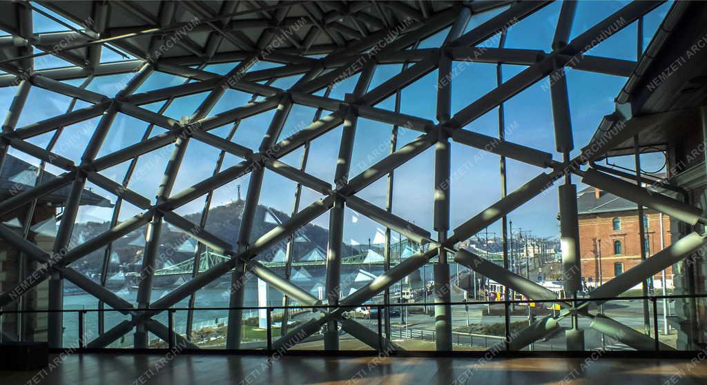 Városkép - Budapest - Kilátás a Bálna kulturális centrumból