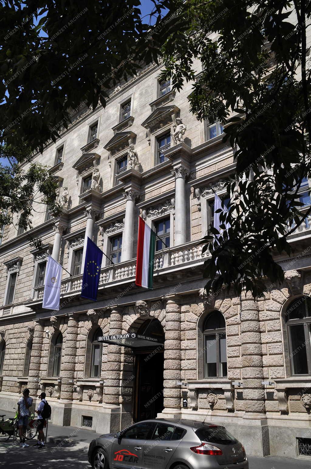 Városkép - Budapest - Felújították a Haggenmacher-palotát